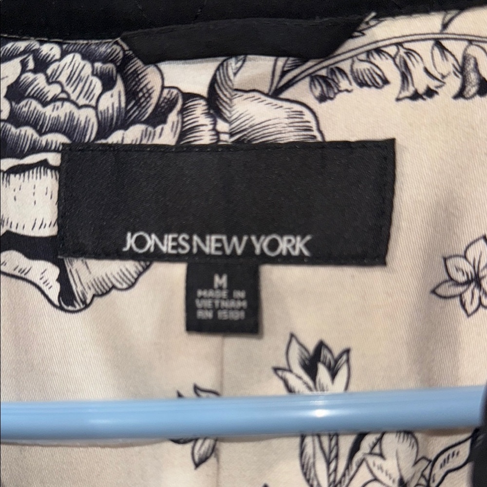 Jones New York Black and Cream Floral Jacket - Picture 2 of 7
